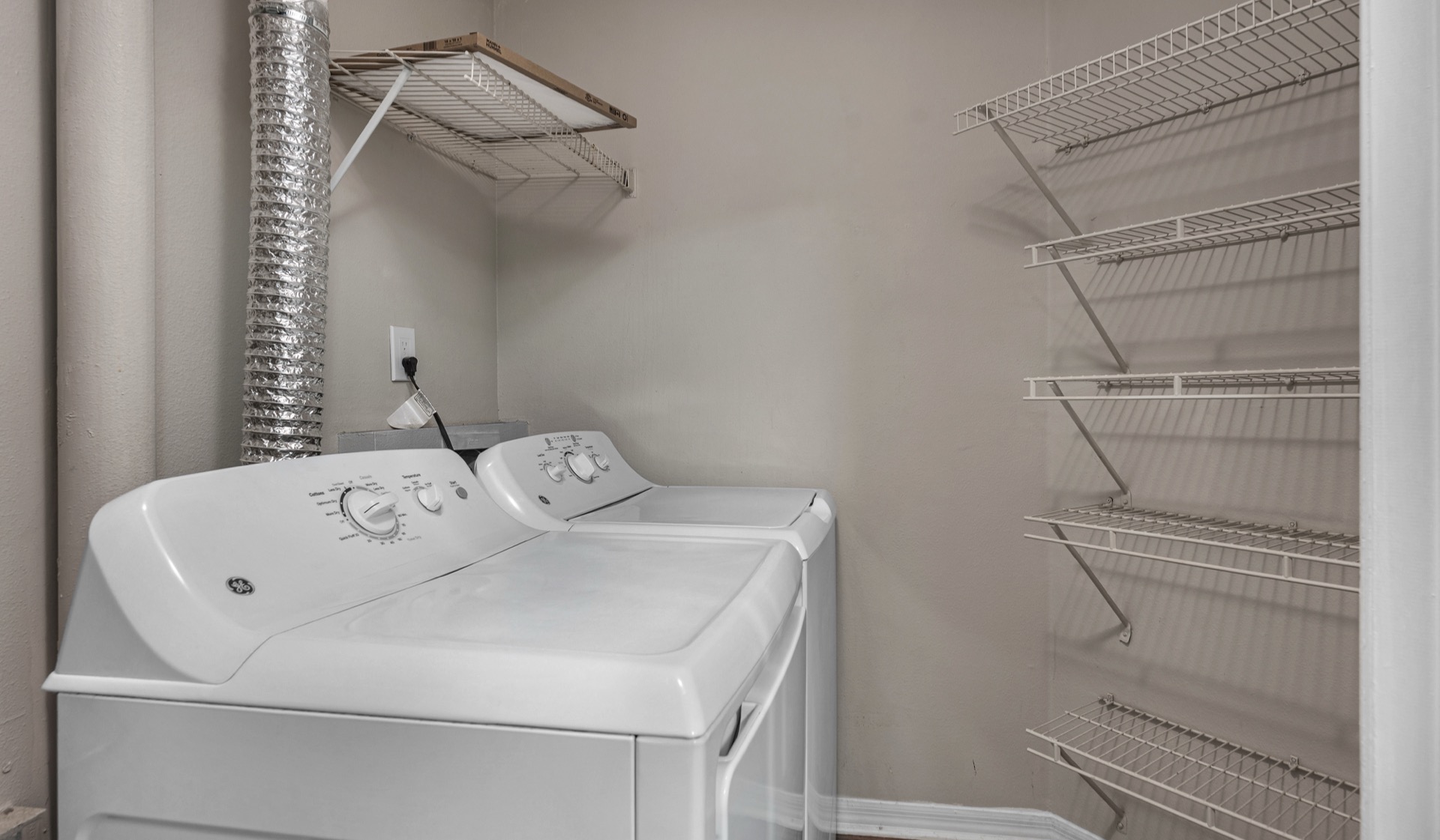 Timucuan Lakeside - Jacksonville, FL - Laundry